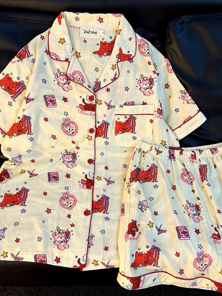 Japanese sweet star bear pajamas women can wear short-sleeved shorts cardigan suit in summer student dormitory loungewear S
Japanese sweet star bear pajamas women can wear short-sleeved shorts cardigan suit in summer student dormitory loungewear S