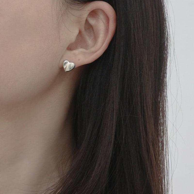 SUIOVE Heart wave Earring FREE
SUIOVE Heart wave Earring FREE