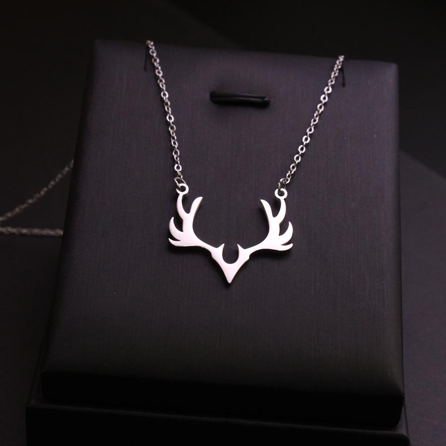 Elegant Christmas Antler Necklace - Stainless Steel Sweater Chain for a Festive Atmosphere
Elegant Christmas Antler Necklace - Stainless Steel Sweater Chain for a Festive Atmosphere