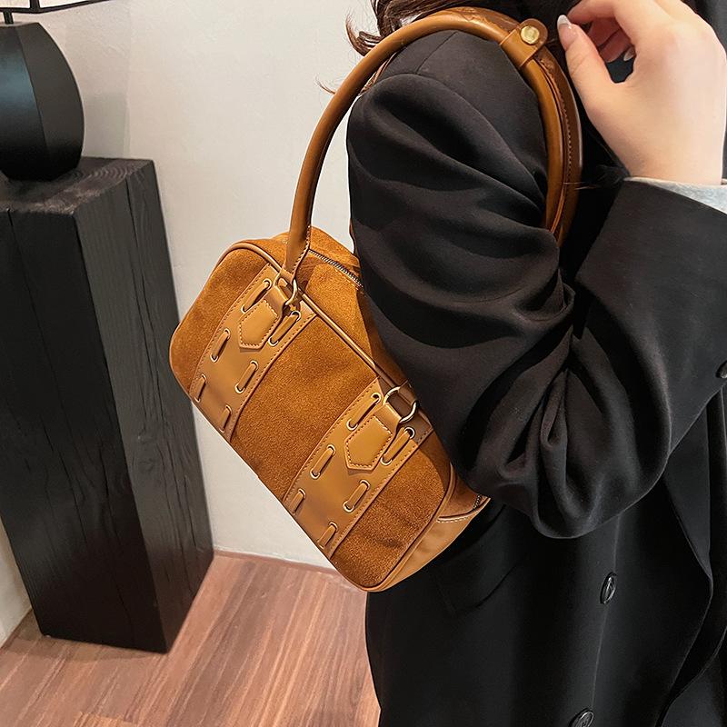 2025 new fashion trend large capacity PU golf bag shoulder bag tote bag 29*10*18 коричневый
2025 new fashion trend large capacity PU golf bag shoulder bag tote bag 29*10*18 коричневый