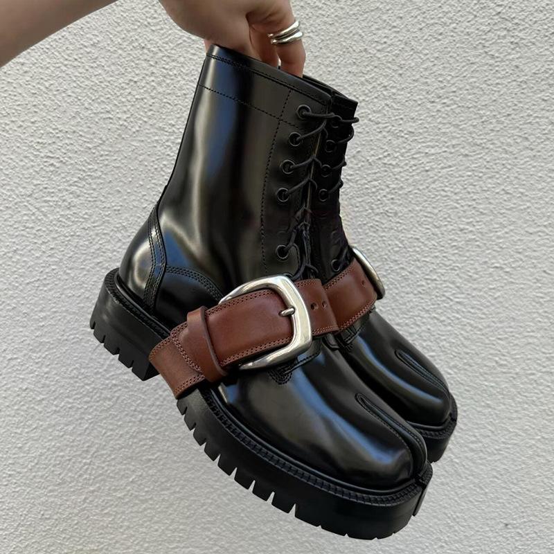 Версия из пятнистой коровьей кожи~ Европейские и американские ретро ботинки с раздвоенным носком с ремешком и пряжкой ботинки Мартин женские британский стиль ботинки на толстой подошве с копытом свиньи с 45
Версия из пятнистой коровьей кожи~ Европейские и американские ретро ботинки с раздвоенным носком с ремешком и пряжкой ботинки Мартин женские британский стиль ботинки на толстой подошве с копытом свиньи с 45