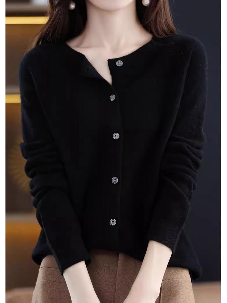 Women s Round Neck Cashmere Cardigan Sweater - Autumn/Winter, 100% Wool, Solid Color Knitted Design 2XL
Women s Round Neck Cashmere Cardigan Sweater - Autumn/Winter, 100% Wool, Solid Color Knitted Design 2XL