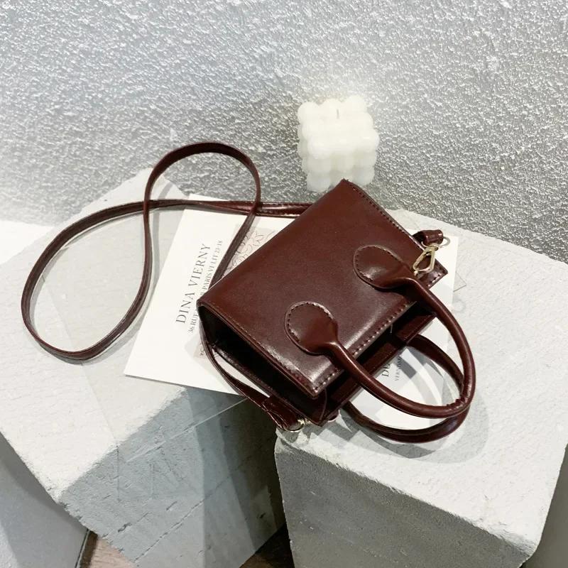 Woman Small Square Bag New Popular Retro Mini Handbags Literary Crowds Shoulder Messenger Female Bag Bags for Women Purse
Woman Small Square Bag New Popular Retro Mini Handbags Literary Crowds Shoulder Messenger Female Bag Bags for Women Purse