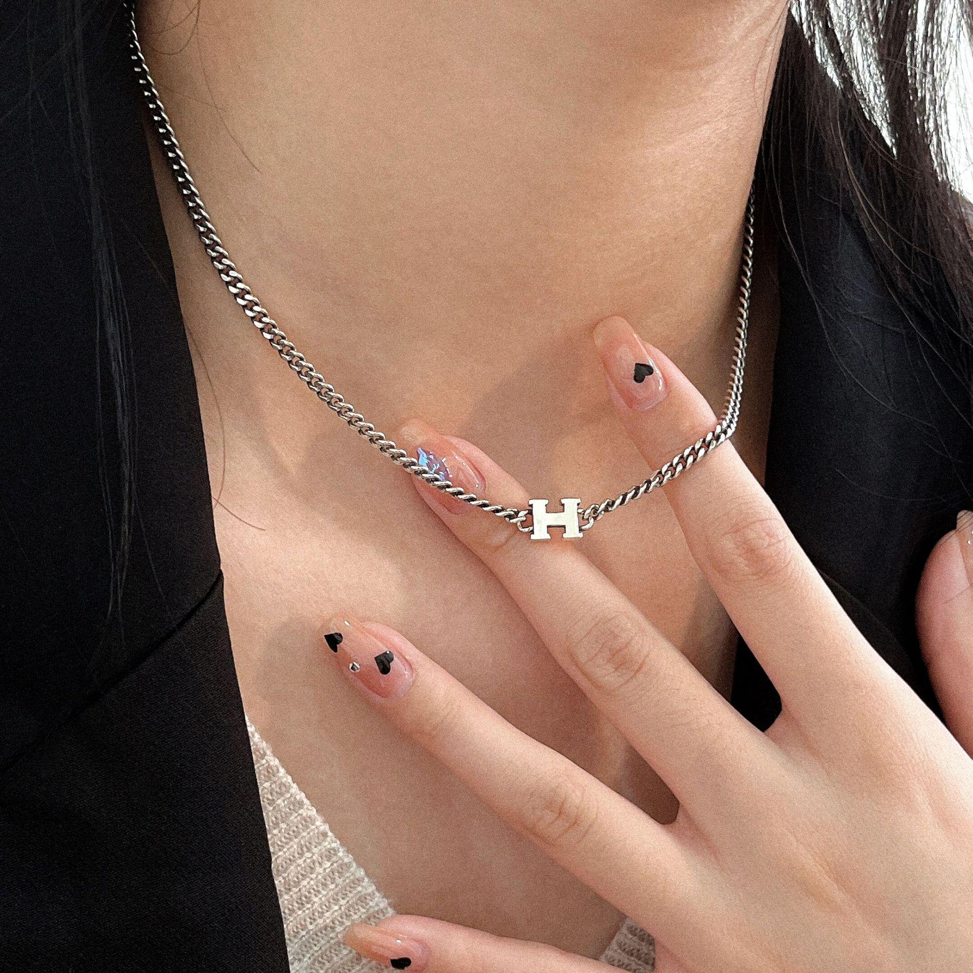 Korean Style S925 Sterling Silver H Pendant Necklace - Women s Retro, Versatile, and Simple Thai Silver Chain
Korean Style S925 Sterling Silver H Pendant Necklace - Women s Retro, Versatile, and Simple Thai Silver Chain