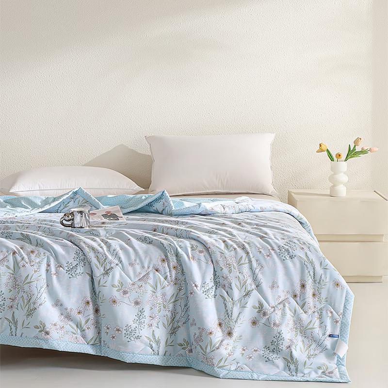 Graceful Printed Summer Quilt
Graceful Printed Summer Quilt