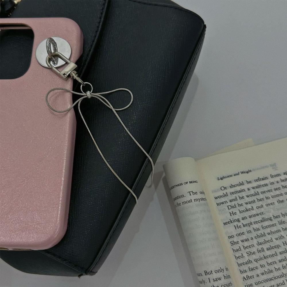 Hanging Cord Simple Phone Rope Metal Bow Mobile Phone Chain Phone Case Accessories style 2
Hanging Cord Simple Phone Rope Metal Bow Mobile Phone Chain Phone Case Accessories style 2