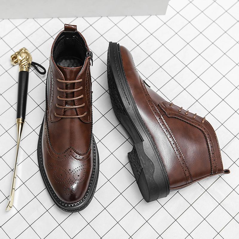 Новые модные зимние лаковые ботильоны-броги для мужчин на шнуровке, высокие кроссовки для мужчин, повседневная обувь на плоской подошве, подходящая ко всему 44
Новые модные зимние лаковые ботильоны-броги для мужчин на шнуровке, высокие кроссовки для мужчин, повседневная обувь на плоской подошве, подходящая ко всему 44