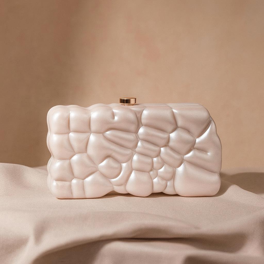 New shoulder oblique span bag, special-shaped shell acrylic bag, fashionable wedding dinner clutch bag
New shoulder oblique span bag, special-shaped shell acrylic bag, fashionable wedding dinner clutch bag