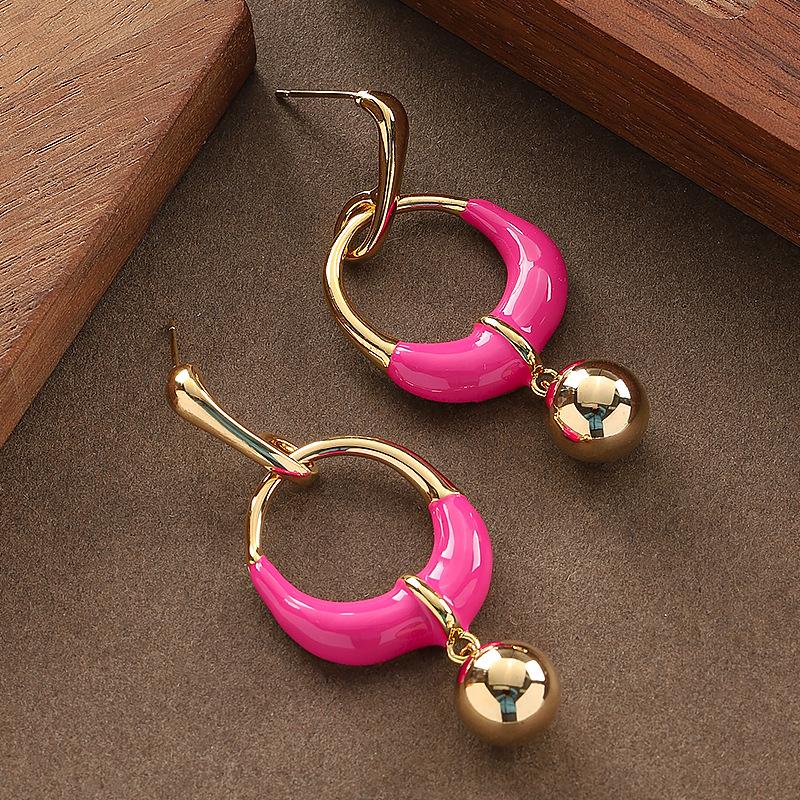 Fashion exaggerated personality irregular geometric ring enamel drip earrings high-end earrings light luxury style
Fashion exaggerated personality irregular geometric ring enamel drip earrings high-end earrings light luxury style