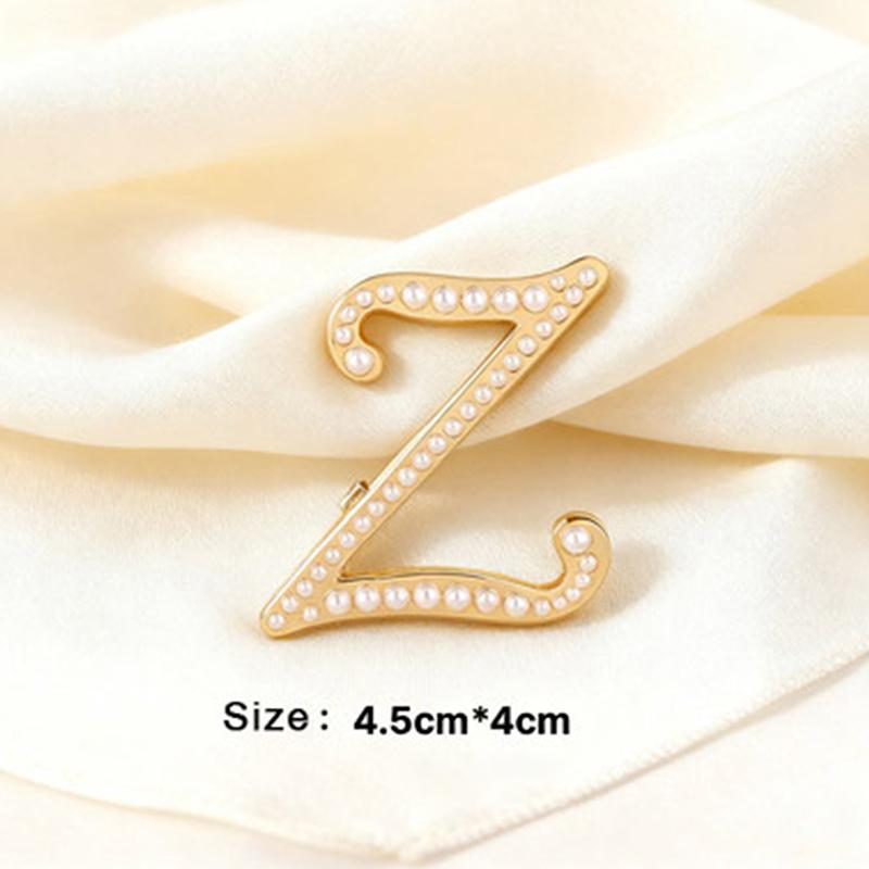 26 Англійських Літер Перлинні Брошки Шпильки на Лацкан Жіночий Корсаж Розкішні Ювелірні Вироби Подарунки Для Жінок Аксесуари
26 Англійських Літер Перлинні Брошки Шпильки на Лацкан Жіночий Корсаж Розкішні Ювелірні Вироби Подарунки Для Жінок Аксесуари
