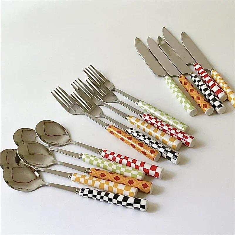 3pcs/set Stainless Steel Knife Fork Spoon Checkerboard Ceramic Handle Cutlery Set Western Tableware Dessert Fork Knife Spoon зелёный
3pcs/set Stainless Steel Knife Fork Spoon Checkerboard Ceramic Handle Cutlery Set Western Tableware Dessert Fork Knife Spoon зелёный