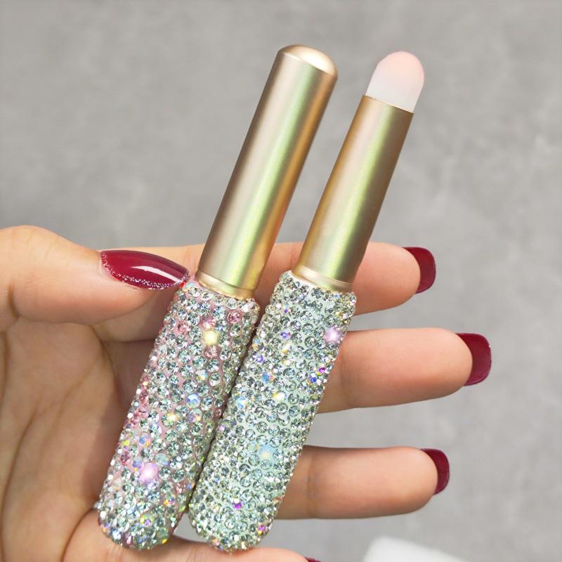 Rhinestone Lip Brush Set: Small Round Blending Brush, Soft Bristles, Multi-functional Concealer, Portable Lipstick Applicator.
Rhinestone Lip Brush Set: Small Round Blending Brush, Soft Bristles, Multi-functional Concealer, Portable Lipstick Applicator.