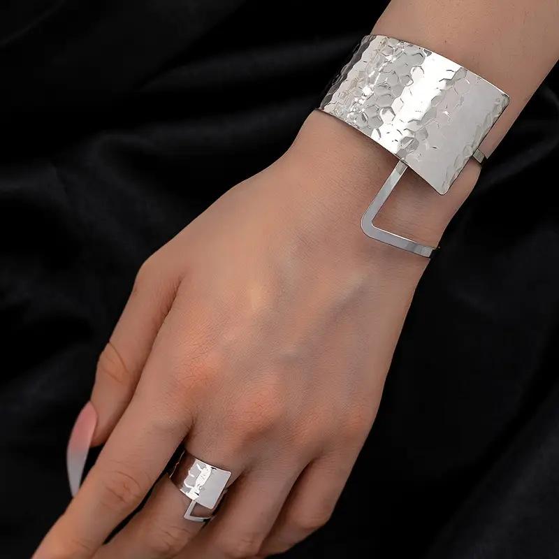 New Creativity Diamond-Studded Wings Shape Cuff Adjustable Bangle Ring Sets for Women Bridal Fashion Party Wedding Zircon Gift
New Creativity Diamond-Studded Wings Shape Cuff Adjustable Bangle Ring Sets for Women Bridal Fashion Party Wedding Zircon Gift