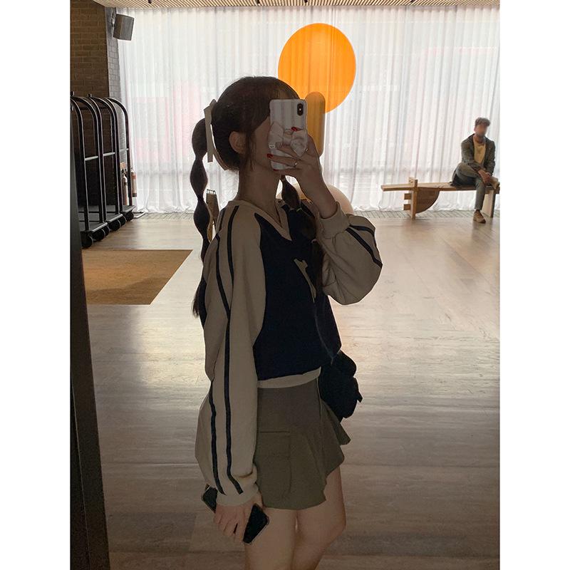 V-Neck Color-Block Sweatshirt: Spring/Autumn 2025 Fashion, Long-Sleeve Pullover for Women 2XL (150-170 lbs)
V-Neck Color-Block Sweatshirt: Spring/Autumn 2025 Fashion, Long-Sleeve Pullover for Women 2XL (150-170 lbs)