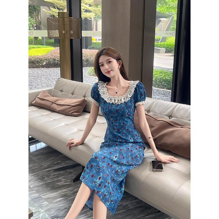 French retro waist floral dress women s summer niche design sense square neck lace edge beautiful holiday style dress 2XL синій
French retro waist floral dress women s summer niche design sense square neck lace edge beautiful holiday style dress 2XL синій