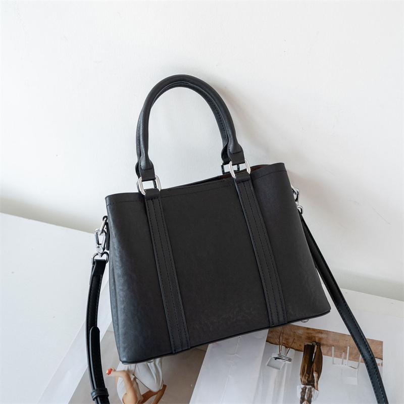 2026 New Oilwax Cow Leather Tote Bag Large Women Genuine Leather Handbag Fashi Ladies Shoulder or Crossbody Bags
2026 New Oilwax Cow Leather Tote Bag Large Women Genuine Leather Handbag Fashi Ladies Shoulder or Crossbody Bags