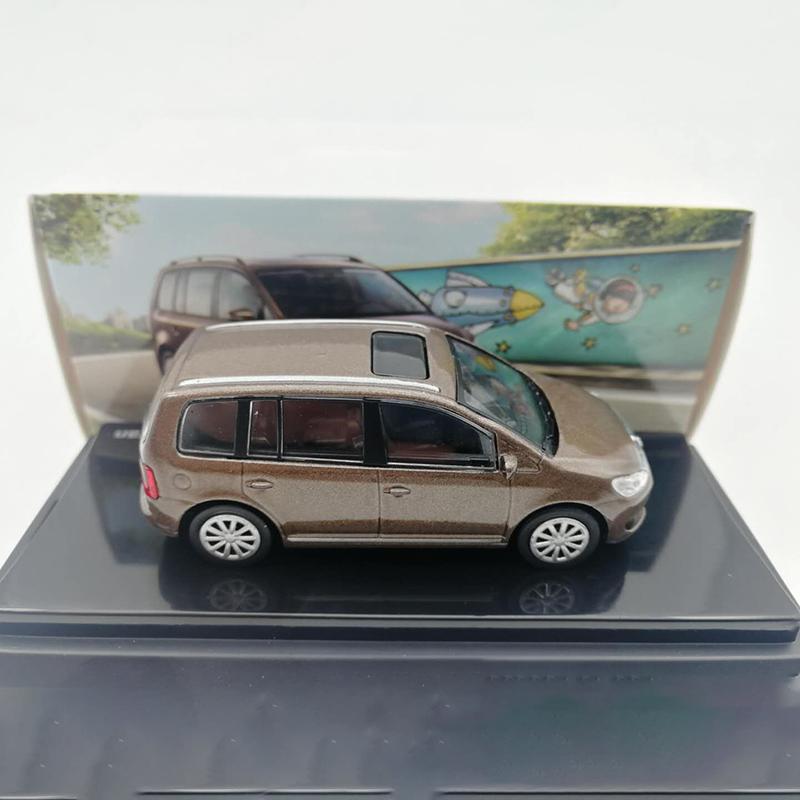Литой сплав 1:64 Scale 30th Anniversary Touran Модель автомобиля для Classic Collection Подарочный дисплей
Литой сплав 1:64 Scale 30th Anniversary Touran Модель автомобиля для Classic Collection Подарочный дисплей
