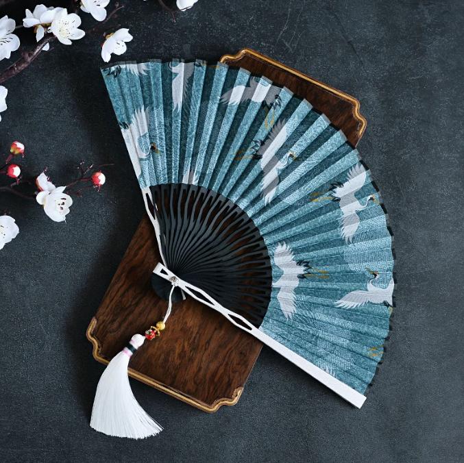 1pc Aluminum Alloy Edge Fracture Fan Chinese Style Portable Items Hanfu Matching Props Silk Fan Surface Bamboo Fan Bone
1pc Aluminum Alloy Edge Fracture Fan Chinese Style Portable Items Hanfu Matching Props Silk Fan Surface Bamboo Fan Bone