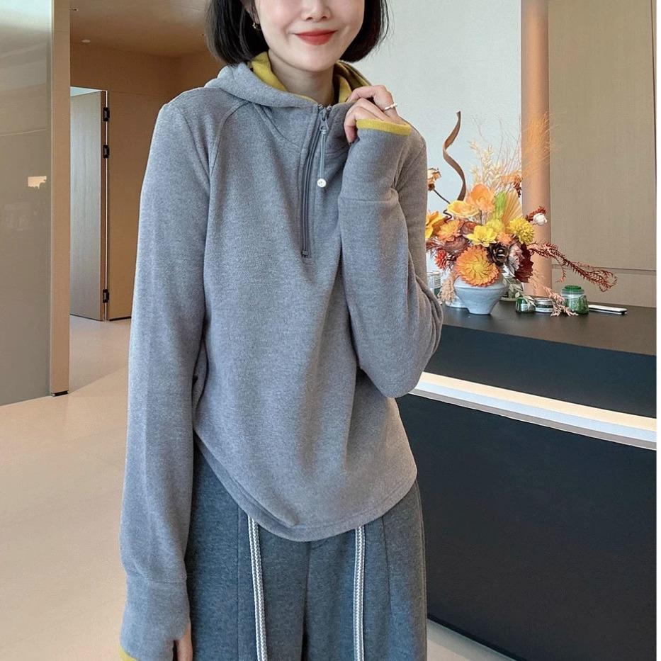 Women s 2024 Winter Color-Block Fleece Half-Zip Hoodie - Trendy Slimming Design M
Women s 2024 Winter Color-Block Fleece Half-Zip Hoodie - Trendy Slimming Design M
