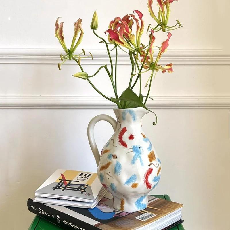 Ceramic Vase Irregular Graffiti Painting Flower Vase Porcelain Handicraft Floral Arrangement Accessories Home Decoration
Ceramic Vase Irregular Graffiti Painting Flower Vase Porcelain Handicraft Floral Arrangement Accessories Home Decoration