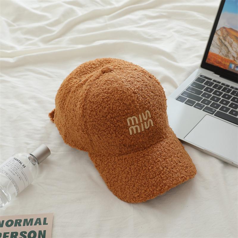 New Simple Letter Embroidered Baseball Hat for Men and Women Wide Brim Slim Soft Top Hat Versatile Adjustable
New Simple Letter Embroidered Baseball Hat for Men and Women Wide Brim Slim Soft Top Hat Versatile Adjustable