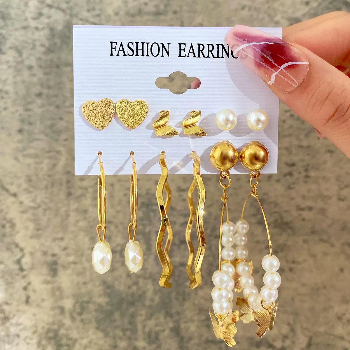 French Retro Gold Ear Cuffs: 6-Piece Set with Inlaid Faux Pearl Women s Earrings золотой
French Retro Gold Ear Cuffs: 6-Piece Set with Inlaid Faux Pearl Women s Earrings золотой