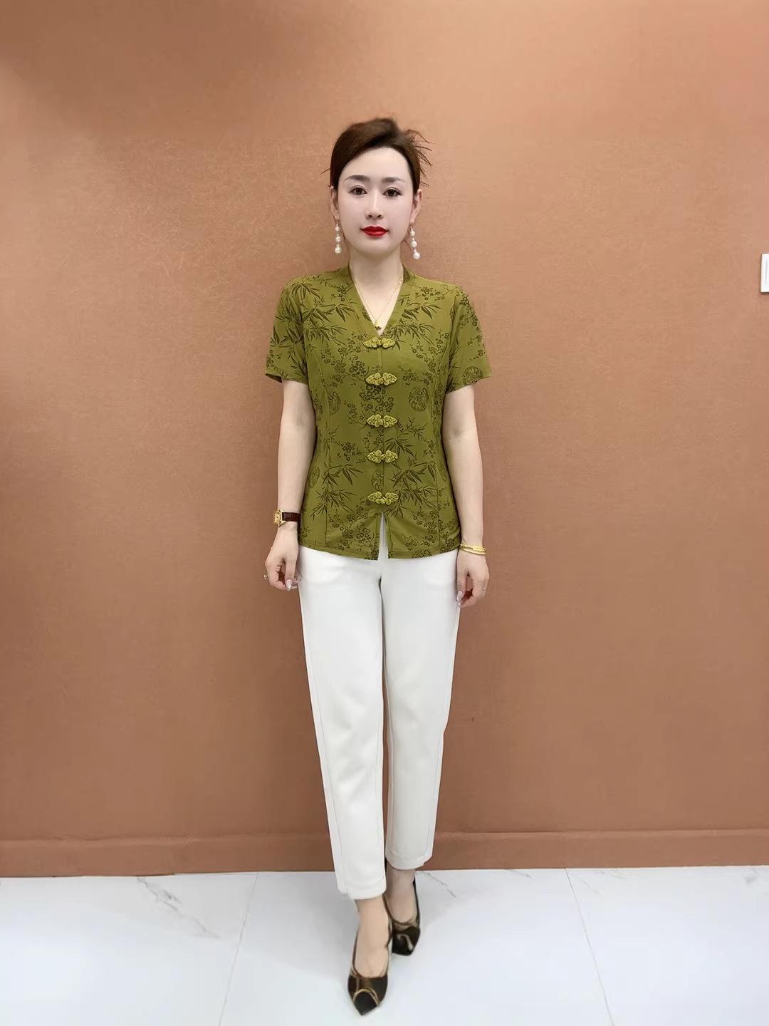 2026 Women s Retro Summer Top - Loose, Slimming, Age-Reducing, Plus Size, Cool Short-Sleeved T-shirt for Mature Ladies 2XL (approx. 105-125 kg)
2026 Women s Retro Summer Top - Loose, Slimming, Age-Reducing, Plus Size, Cool Short-Sleeved T-shirt for Mature Ladies 2XL (approx. 105-125 kg)