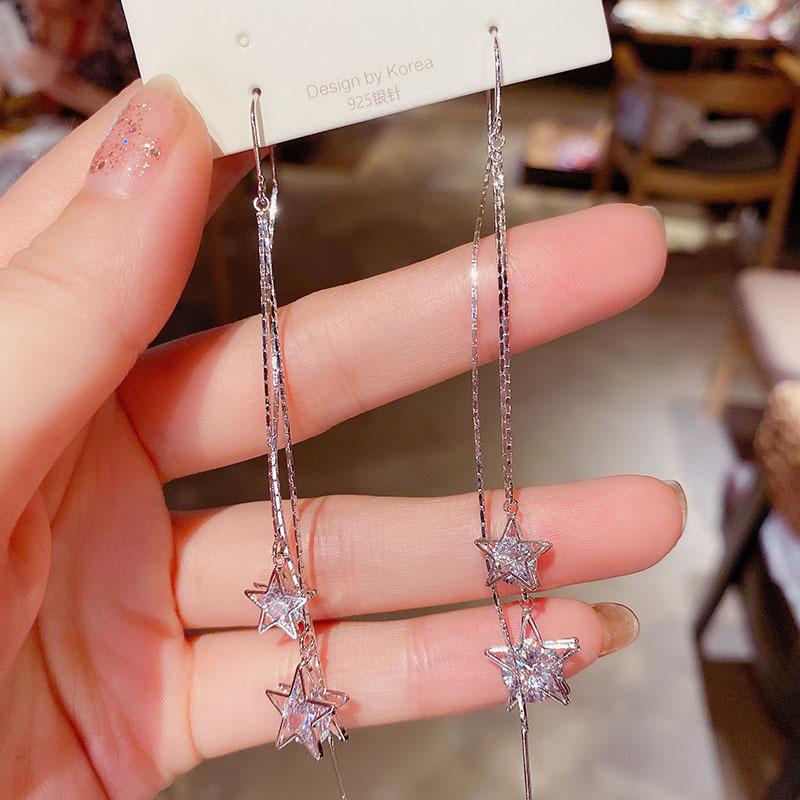 Super fairy zircon five-star earrings, earrings, personalized fashion, long fringed earrings, light luxury, high-end temperament earrings.
Super fairy zircon five-star earrings, earrings, personalized fashion, long fringed earrings, light luxury, high-end temperament earrings.