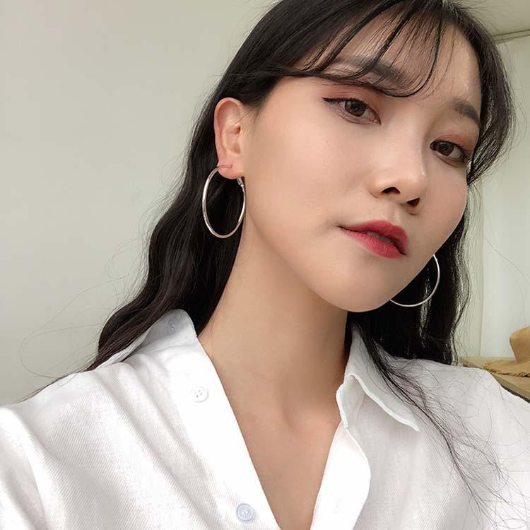 European & American Trendy Women s Hoop Earrings - 2025 Korean Style S925 Silver Large Circle Design
European & American Trendy Women s Hoop Earrings - 2025 Korean Style S925 Silver Large Circle Design