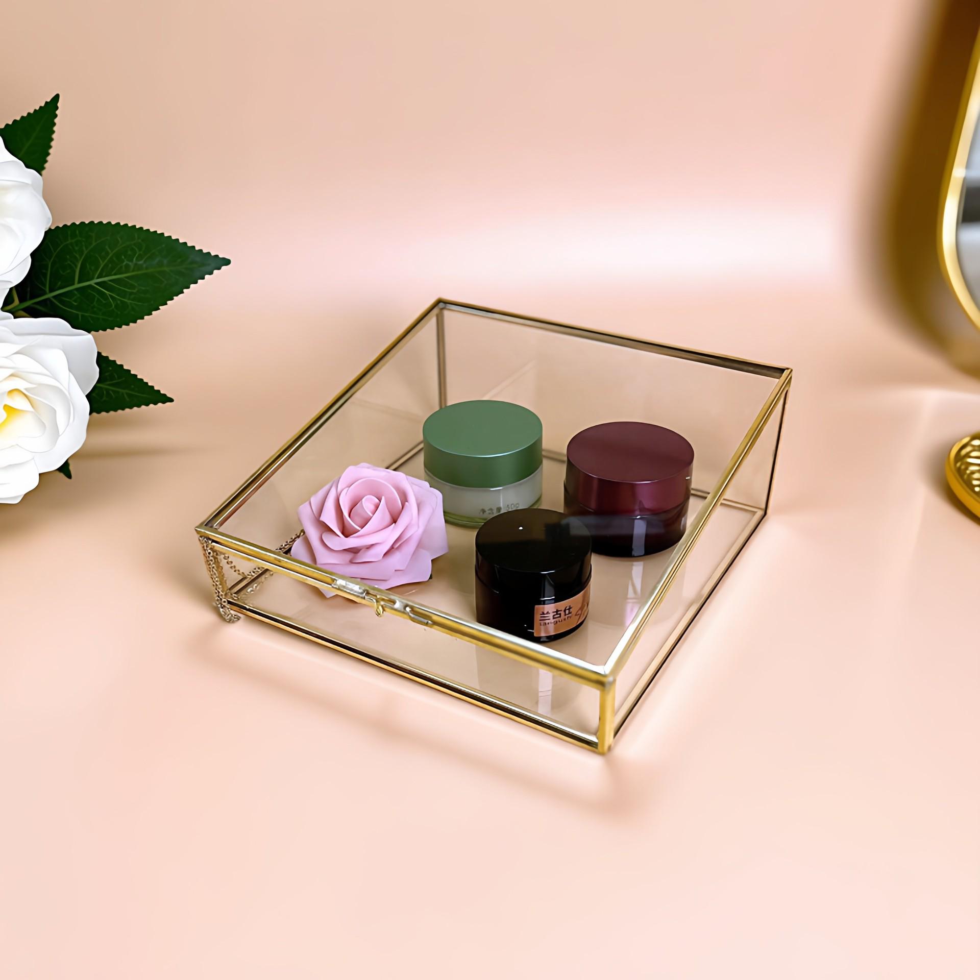 Modern European Desktop Organizer for Jewelry, Cosmetics, and Office Supplies
Modern European Desktop Organizer for Jewelry, Cosmetics, and Office Supplies