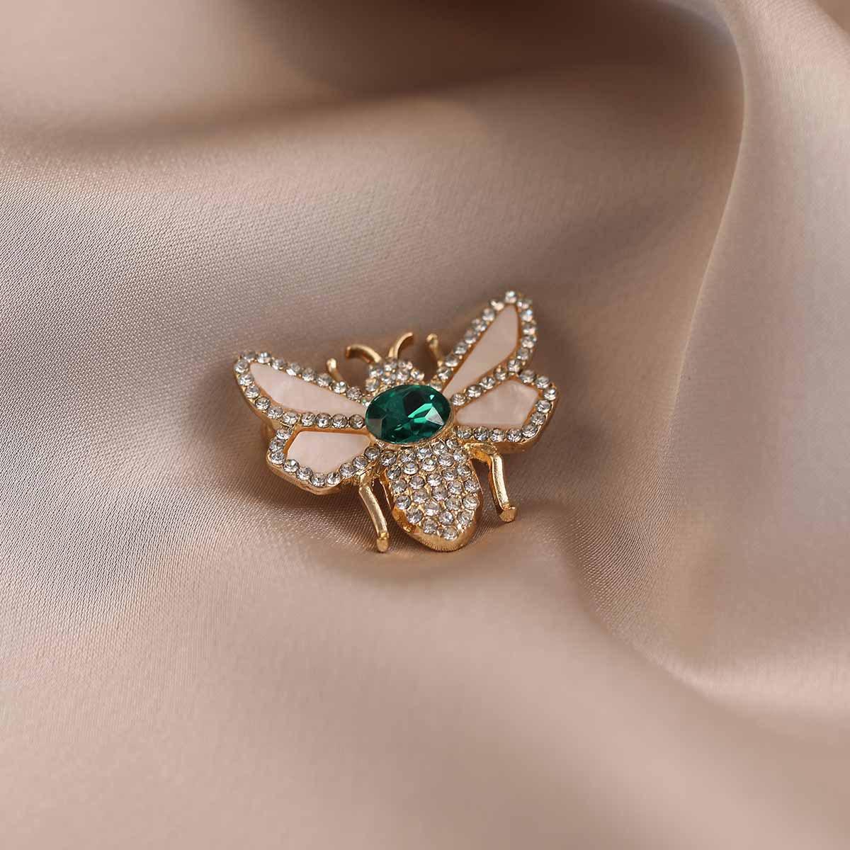 Bee anti-light brooch, high-end sense, light luxury, versatile corsage coat, suit pin, cute anti-light buckle
Bee anti-light brooch, high-end sense, light luxury, versatile corsage coat, suit pin, cute anti-light buckle