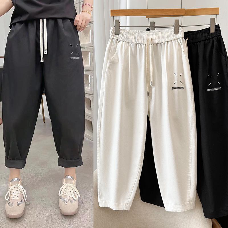 Plus Size Elastic Waist Denim Casual Pants - Women s 9-Point Korean Style 4XL (140-160 jin) білий
Plus Size Elastic Waist Denim Casual Pants - Women s 9-Point Korean Style 4XL (140-160 jin) білий