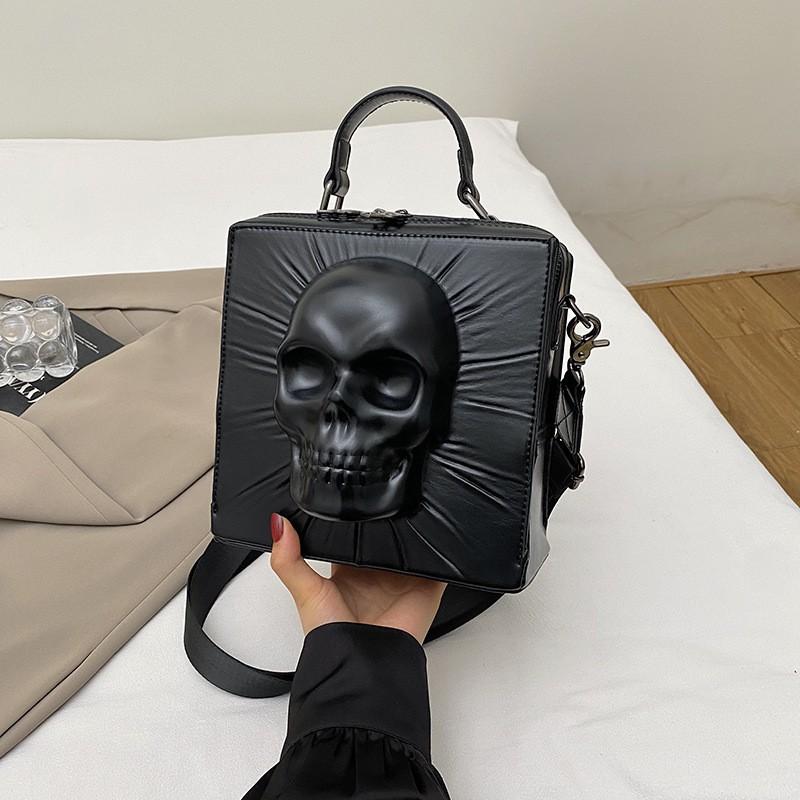 Gothic Style Personality Skull Small Square Bag Female Funny Niche One-shoulder Cross-body Rock Punk Motorcycle 20x11x20cm чорний
Gothic Style Personality Skull Small Square Bag Female Funny Niche One-shoulder Cross-body Rock Punk Motorcycle 20x11x20cm чорний