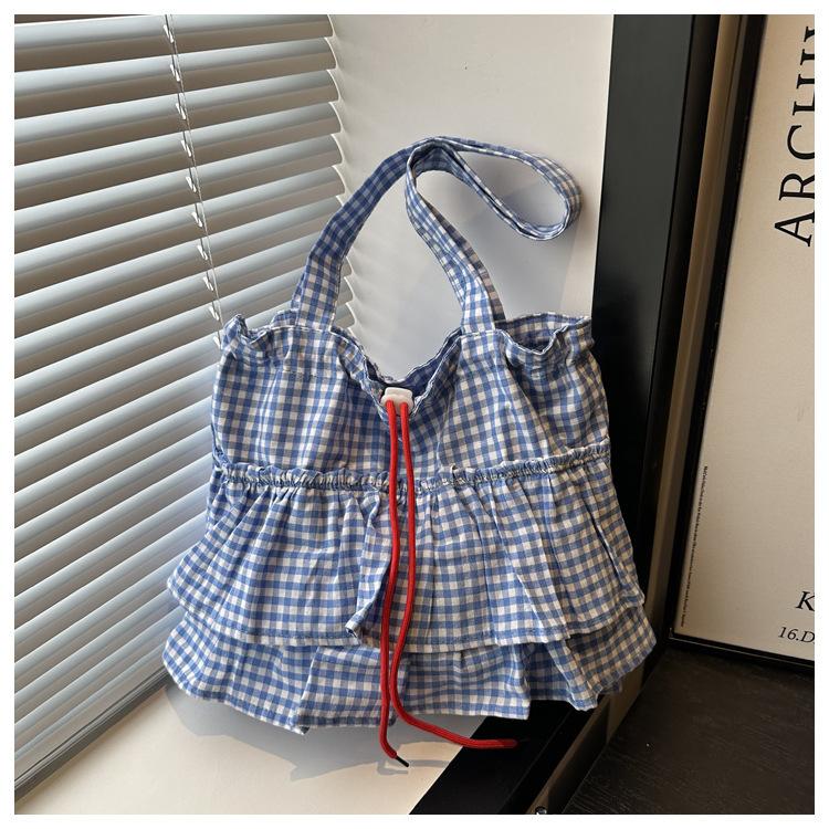 Модная и популярная клетчатая простая сумка-тоут для поездок на работу, нишевый дизайн, сумка под мышкой в иностранном стиле, большая вместительная сумка на плечо синий
Модная и популярная клетчатая простая сумка-тоут для поездок на работу, нишевый дизайн, сумка под мышкой в иностранном стиле, большая вместительная сумка на плечо синий