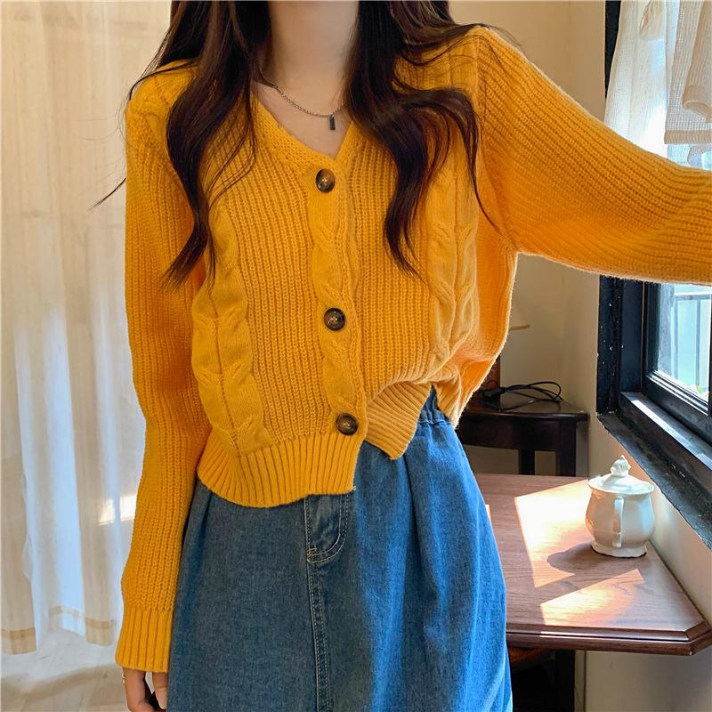 Lazy high-end short sweater women s autumn and winter twist milk fufu temperament thin V-neck jacket one size fits all
Lazy high-end short sweater women s autumn and winter twist milk fufu temperament thin V-neck jacket one size fits all