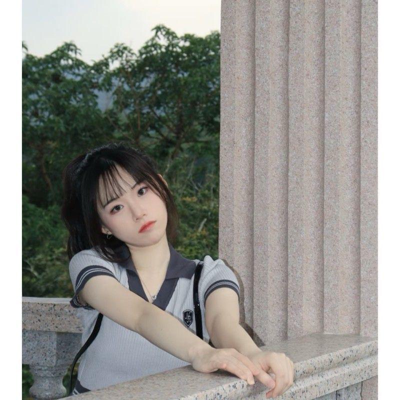 Chic Hong Kong Style Sweet & Spicy V-Neck Polo Knit Top - Women s Summer Short-Sleeve T-Shirt XL
Chic Hong Kong Style Sweet & Spicy V-Neck Polo Knit Top - Women s Summer Short-Sleeve T-Shirt XL