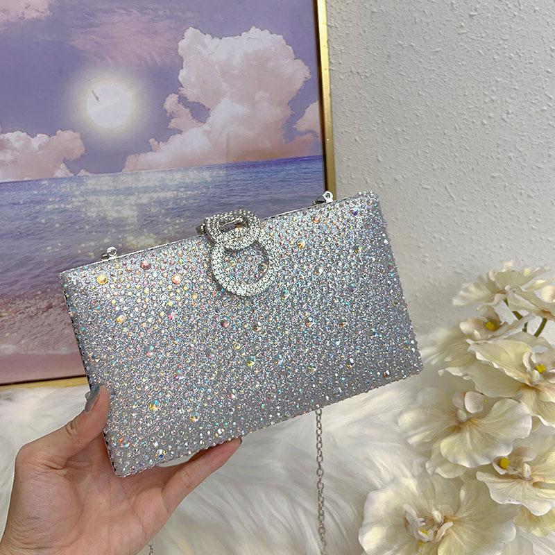 Luxury dinner bag, light luxury diamond-encrusted handbag, fine flash fashion temperament, simple hand-held messenger bag серебряный
Luxury dinner bag, light luxury diamond-encrusted handbag, fine flash fashion temperament, simple hand-held messenger bag серебряный