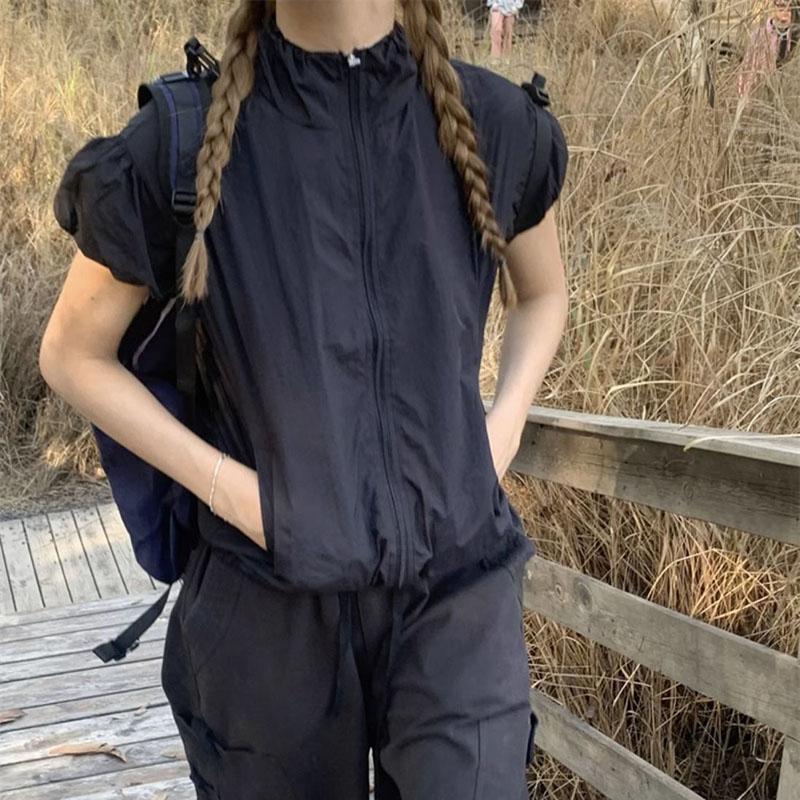 Summer Retro Sports Jackets Women Mountaineer Short Sleeve Sun-proof Coat Female Thin Zipper Quick Drying Jacket M чорний
Summer Retro Sports Jackets Women Mountaineer Short Sleeve Sun-proof Coat Female Thin Zipper Quick Drying Jacket M чорний