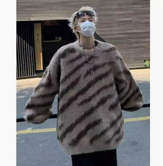 Men s Winter Zebra Stripe Thickened Mink Velvet Sweater – Retro American/Japanese Lazy Style Knitwear for Autumn/Winter M хакі
Men s Winter Zebra Stripe Thickened Mink Velvet Sweater – Retro American/Japanese Lazy Style Knitwear for Autumn/Winter M хакі