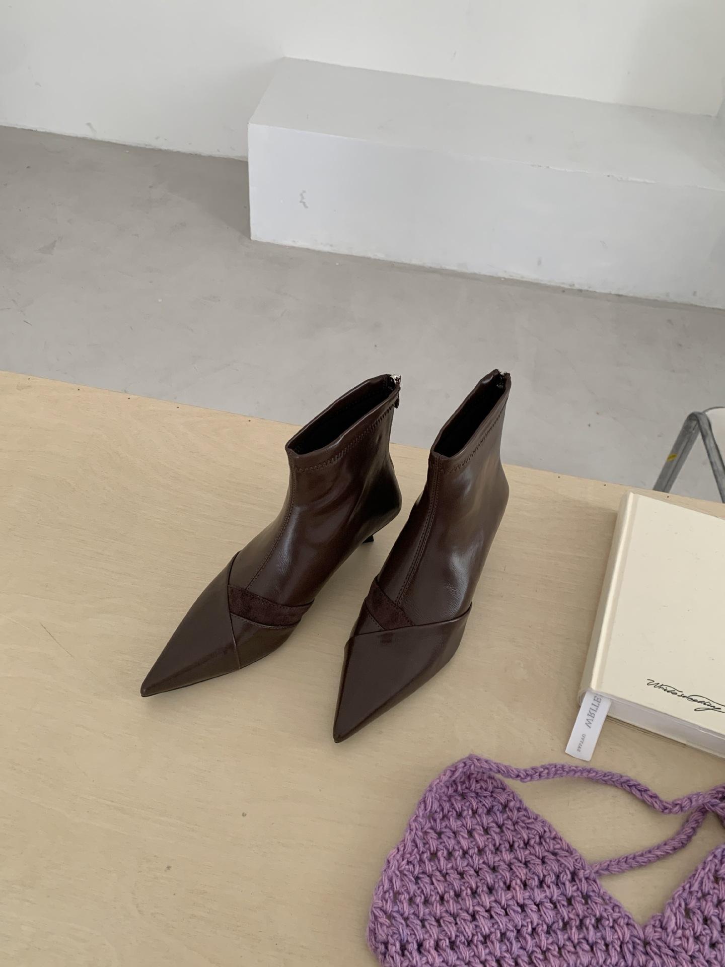 2025 autumn and winter new pointed splicing high-heeled short boots women s sexy thin heels commuting thin boots fashion boots women 39 темно-коричневого
2025 autumn and winter new pointed splicing high-heeled short boots women s sexy thin heels commuting thin boots fashion boots women 39 темно-коричневого