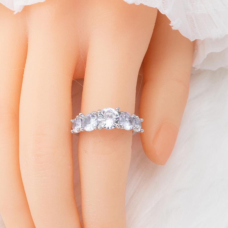 White Crystal Zircon Ring - Trending Fashion Jewelry 2024 Size 7 
White Crystal Zircon Ring - Trending Fashion Jewelry 2024 Size 7