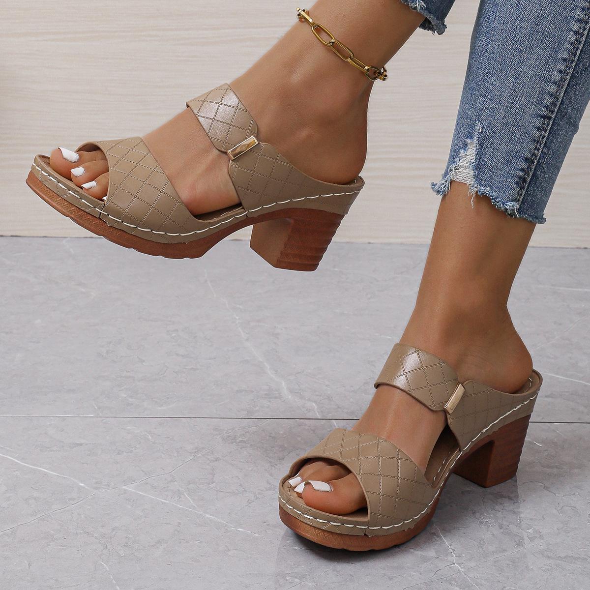 New European and American slippers women s 2024 summer new casual thick heel wedge large size comfortable cool slippers women s independent station 36 чорний
New European and American slippers women s 2024 summer new casual thick heel wedge large size comfortable cool slippers women s independent station 36 чорний
