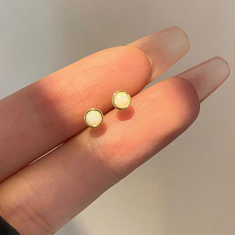 Круглые серьги Маленькие Мини Студенческие серьги Не нужно снимать во время сна
Круглые серьги Маленькие Мини Студенческие серьги Не нужно снимать во время сна