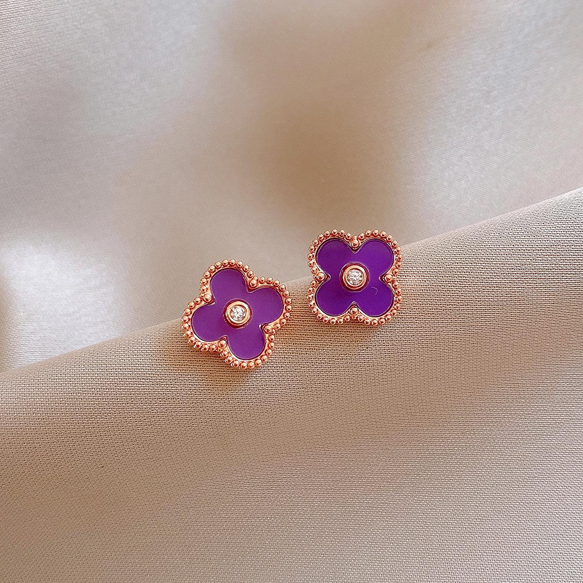 Korean simple purple zircon flower pendant necklace collarbone chain niche design jewelry set
Korean simple purple zircon flower pendant necklace collarbone chain niche design jewelry set