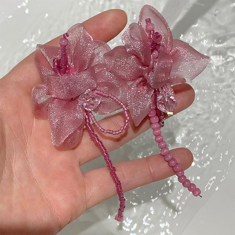 opal glass bead chiffon flower fringed earrings light luxury high-end temperament versatile exquisite niche earrings
opal glass bead chiffon flower fringed earrings light luxury high-end temperament versatile exquisite niche earrings