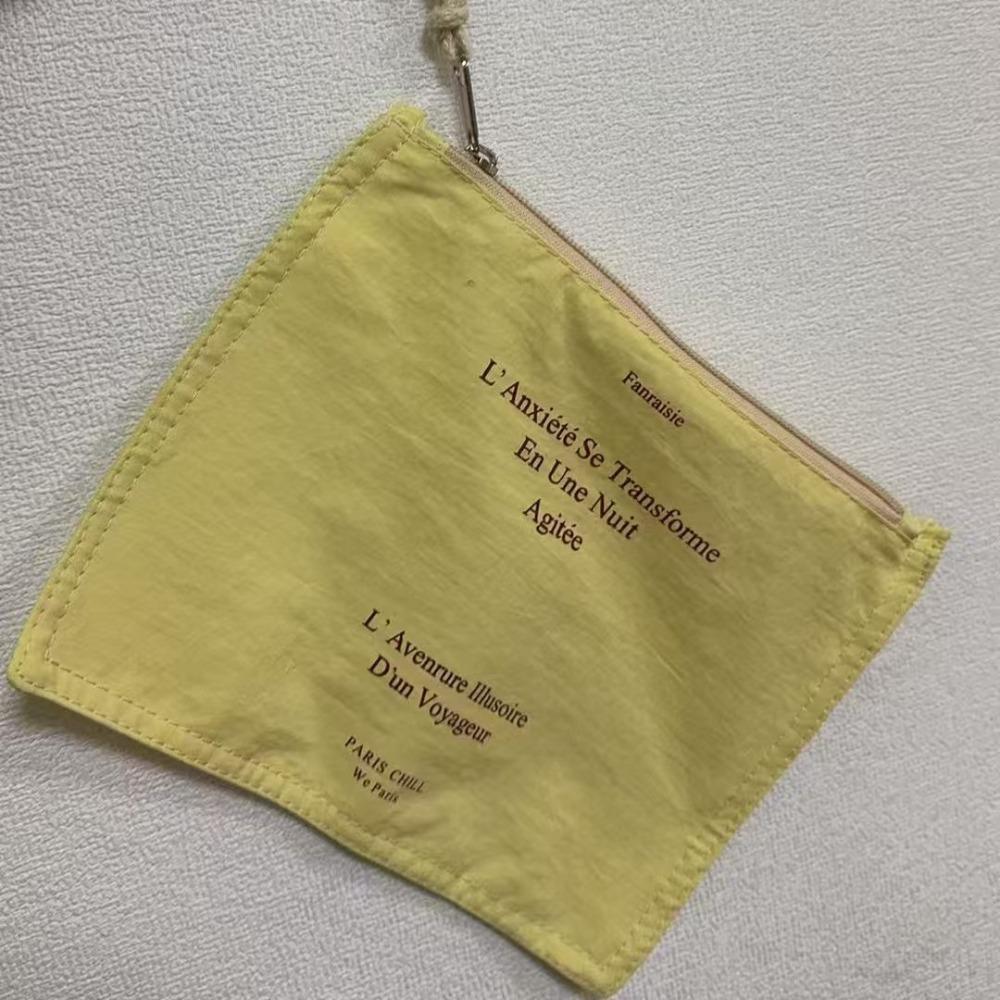 New Design Letter Print Wrist Bag Square Simple Storage Bag Large-Capacity Canvas Clutch Bag
New Design Letter Print Wrist Bag Square Simple Storage Bag Large-Capacity Canvas Clutch Bag