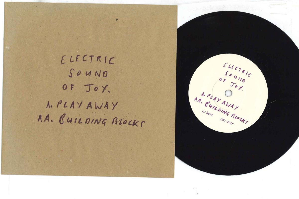 7-дюймовая пластинка ELECTRIC SOUND OF JOY - Play Away / Building Blocks WORM9 EARWORM 1997 UK Dance & Electronica Б/У
7-дюймовая пластинка ELECTRIC SOUND OF JOY - Play Away / Building Blocks WORM9 EARWORM 1997 UK Dance & Electronica Б/У