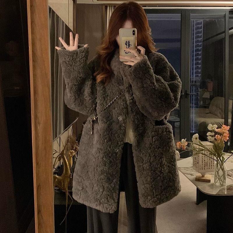 Fur jacket women s new lamb wool imitation rabbit fur loose and thin warm plush top L (120-70 kg)
Fur jacket women s new lamb wool imitation rabbit fur loose and thin warm plush top L (120-70 kg)