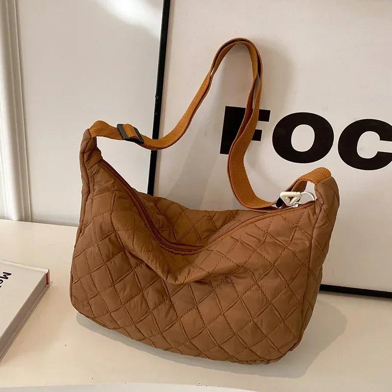 Popular grid crossbody bag women s autumn and winter new shoulder bag women ins niche design dumpling bag
Popular grid crossbody bag women s autumn and winter new shoulder bag women ins niche design dumpling bag