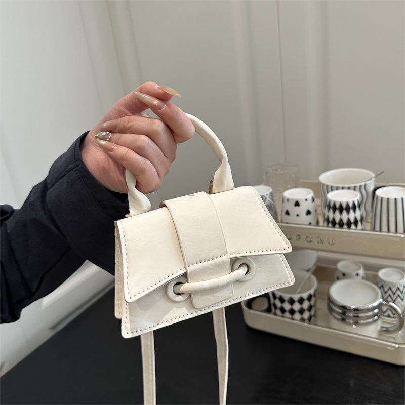 Draw belt summer fashion simple casual solid color foreign style fashion portable crossbody shoulder small square women s bag белый
Draw belt summer fashion simple casual solid color foreign style fashion portable crossbody shoulder small square women s bag белый